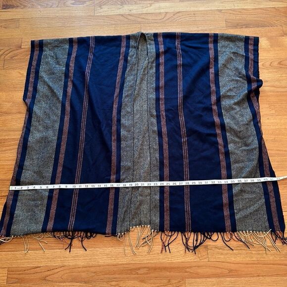 Madewell Plaid Poncho dark nightfall - Picture 7 of 9